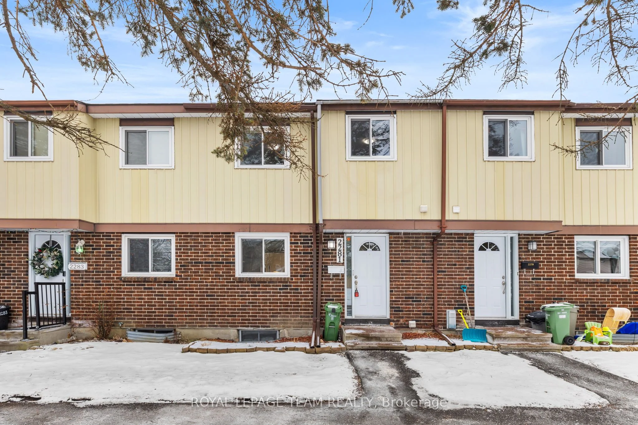 Condo Townhouse in Blackburn Hamlet