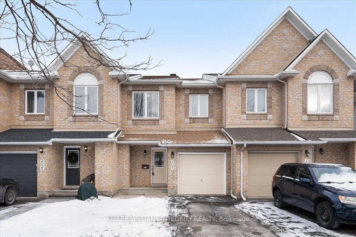Att/Row/Townhouse in Orleans - Cumberland and Area
