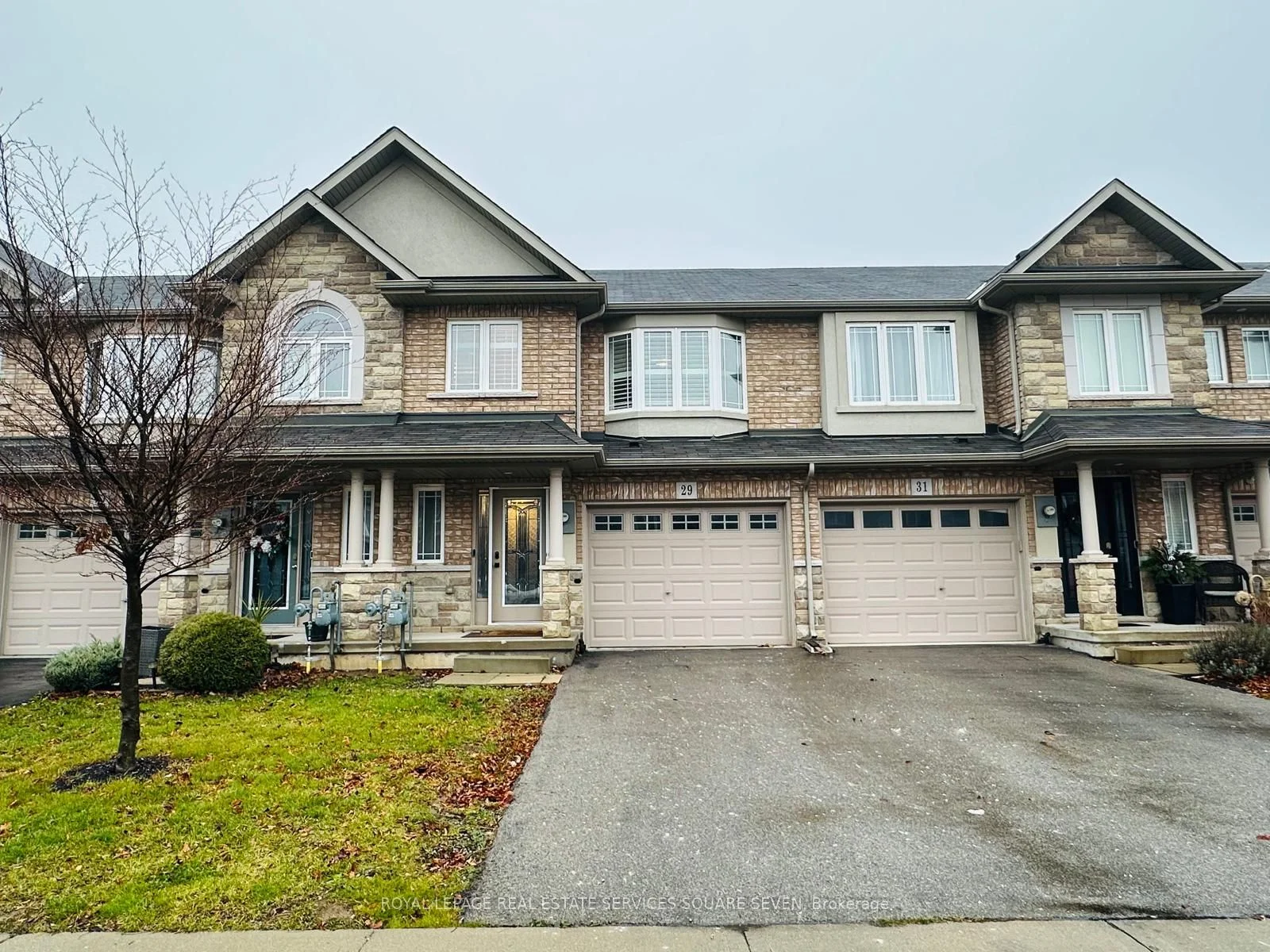 Att/Row/Townhouse in Hamilton