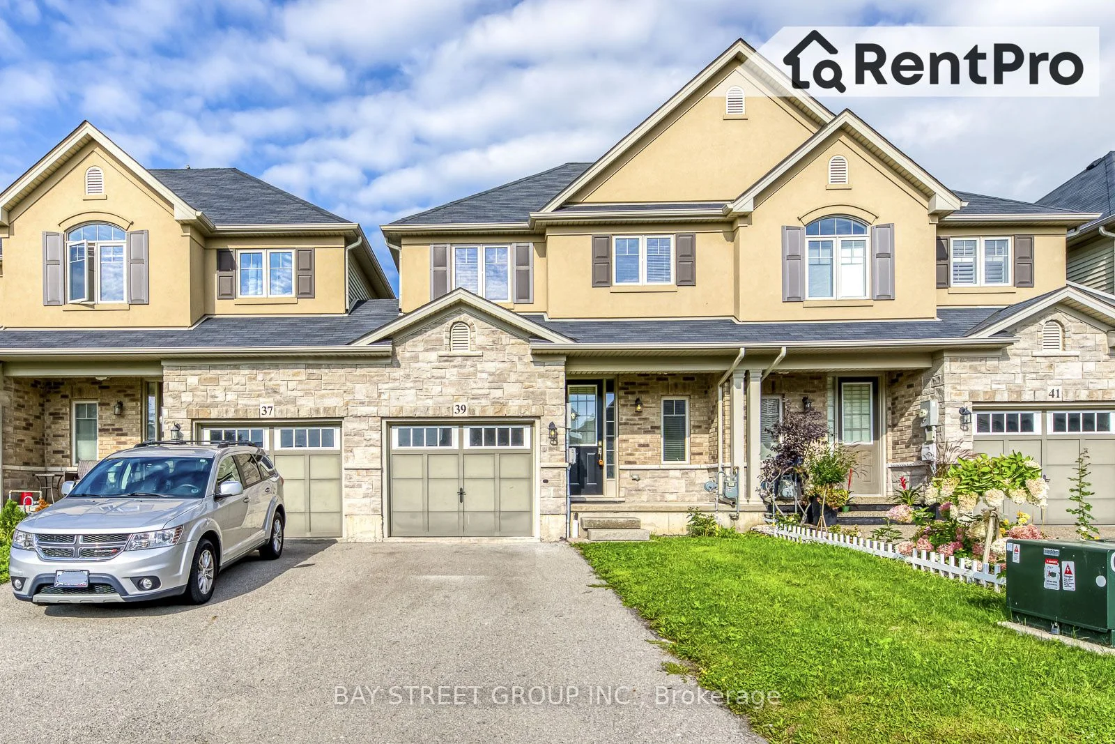 Att/Row/Townhouse in Hamilton