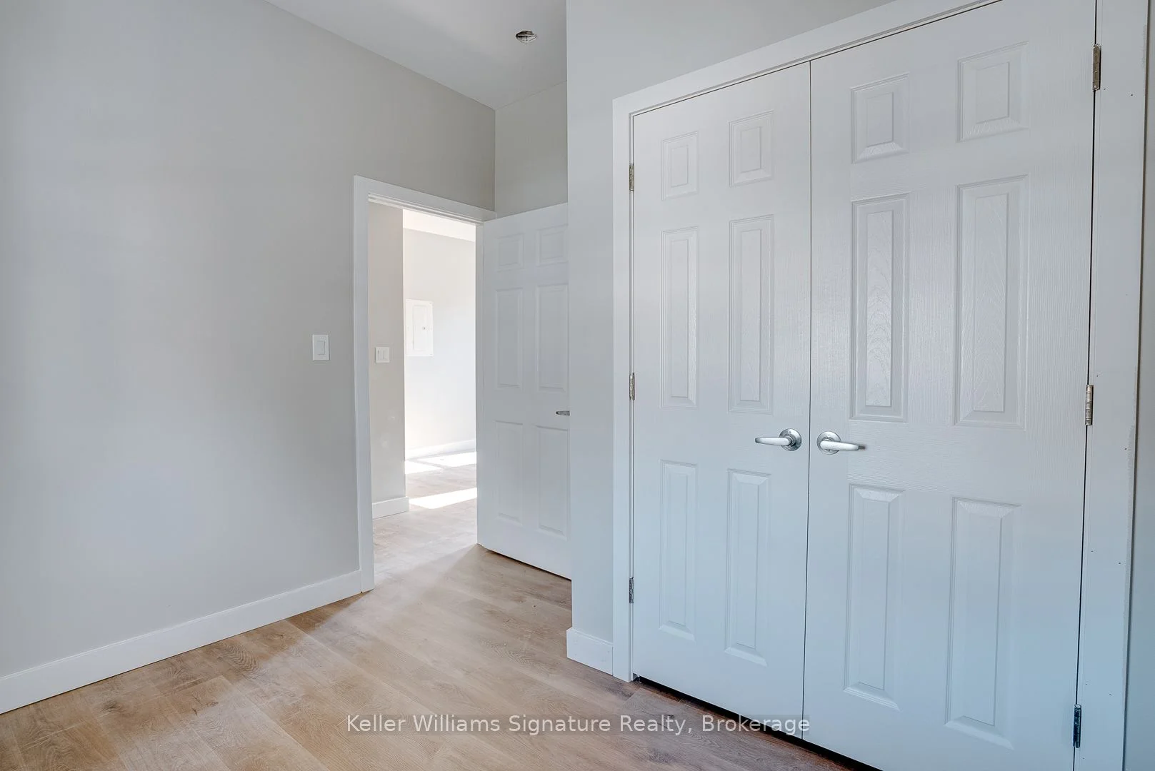 164 Picton Street E 4, Hamilton, ON L8L 3W6