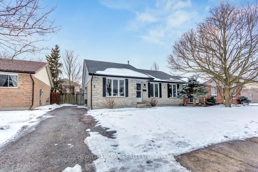 Detached in Woodstock