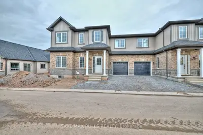 Condo Townhouse in Fort Erie