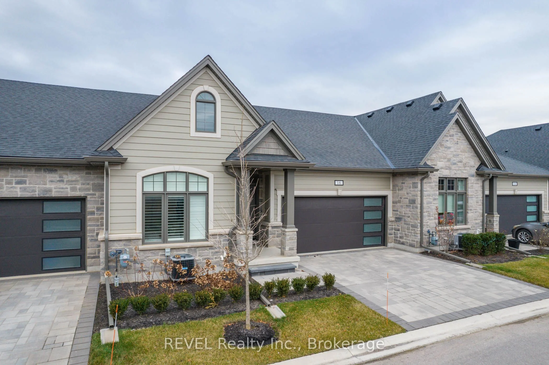 Condo Townhouse in Pelham