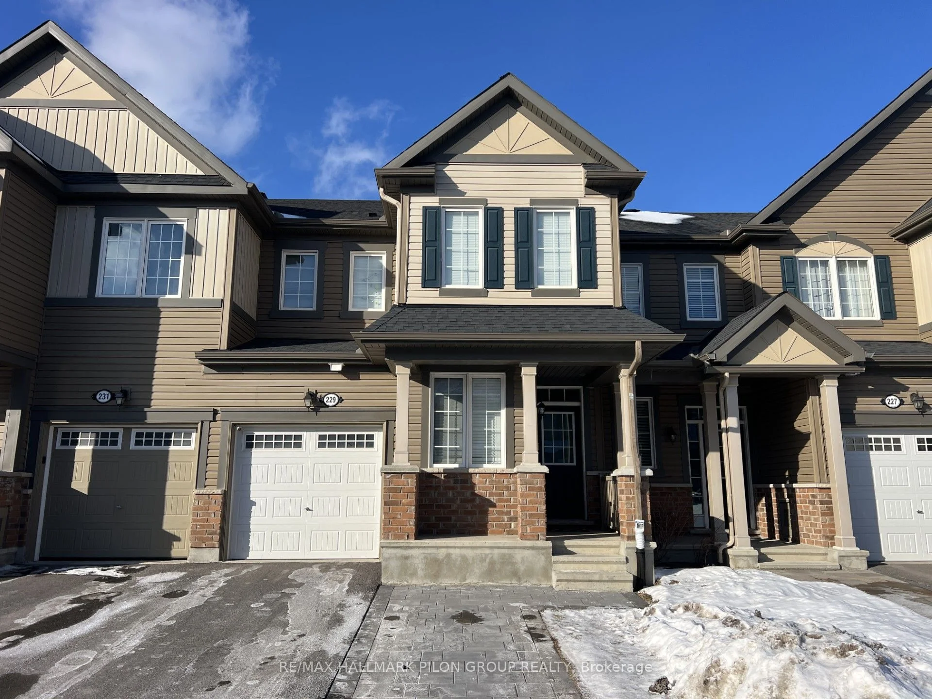 Att/Row/Townhouse in Orleans - Cumberland and Area