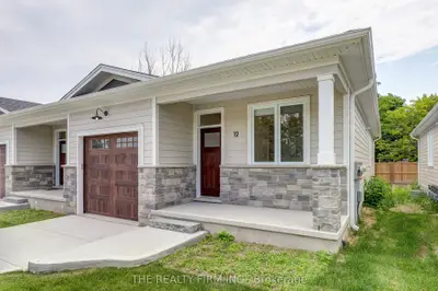 Condo Townhouse in Aylmer