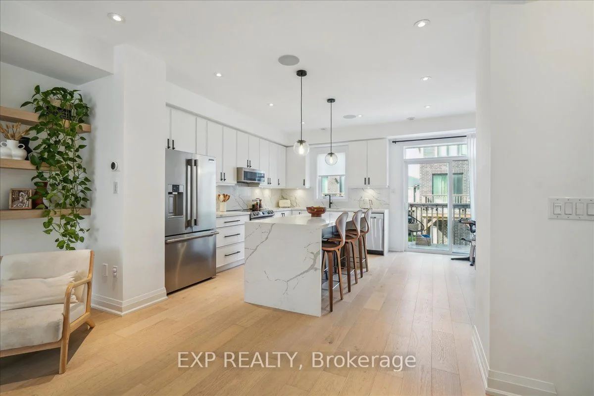 Att/Row/Townhouse in Hamilton