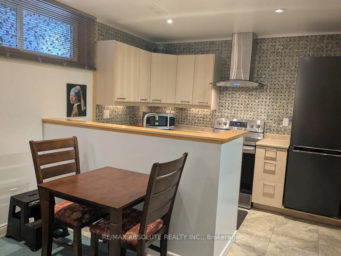 Detached in Britannia Heights - Queensway Terrace N and Area