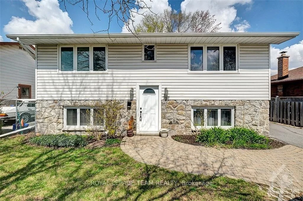 Detached in Elmvale Acres and Area