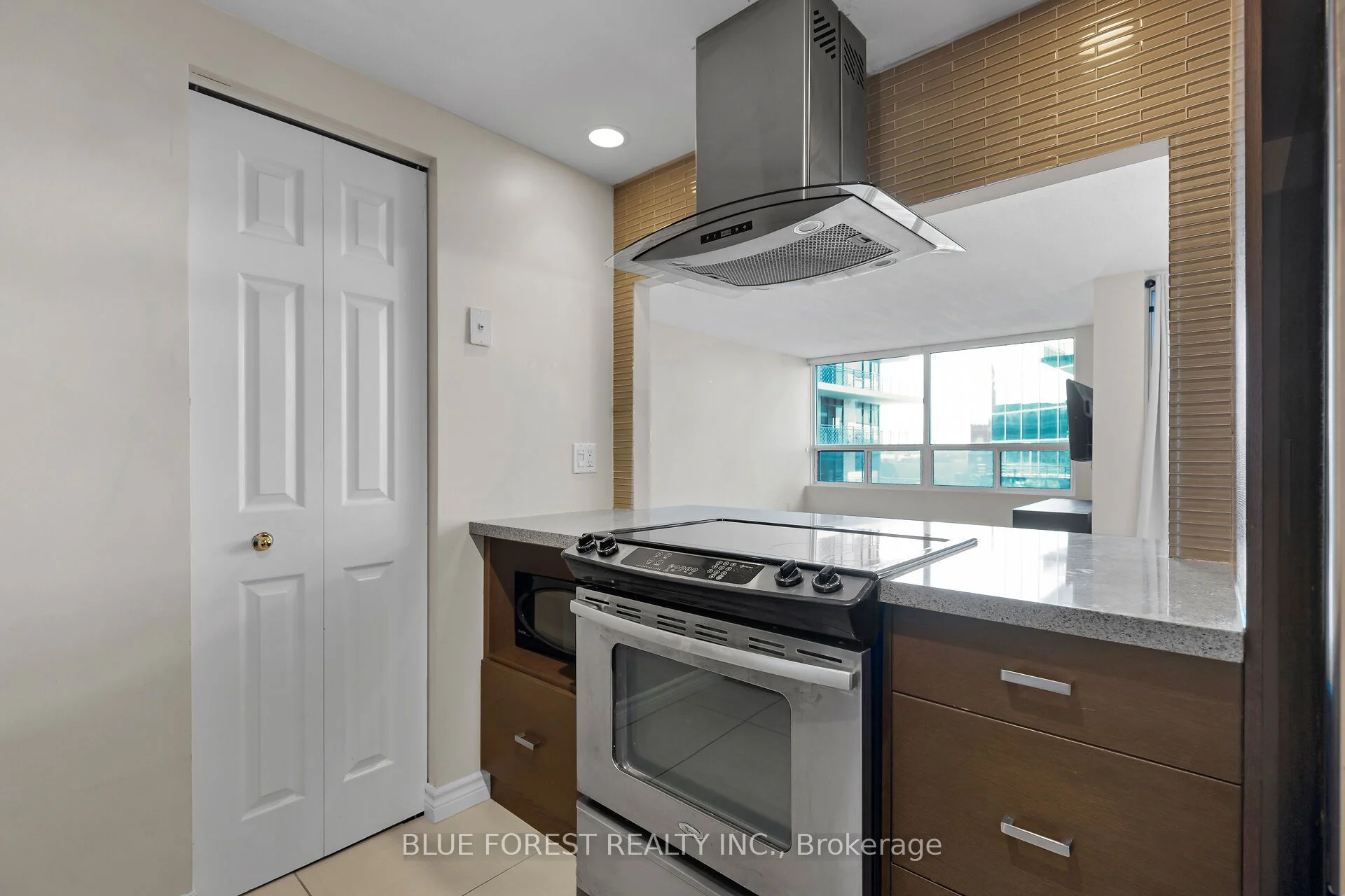 155 Kent Street 705, London East, ON N6A 5N7