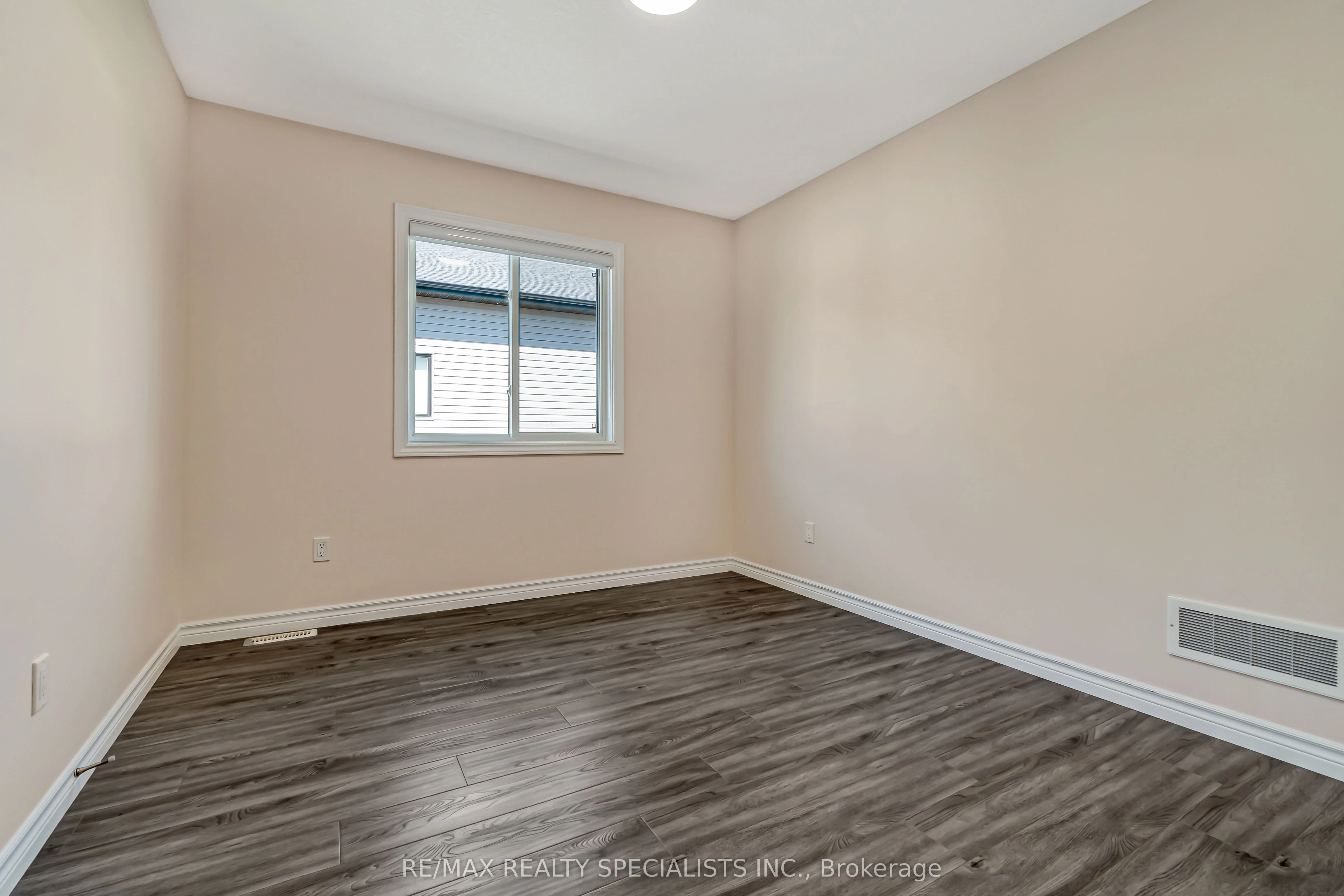 242 Middleton Avenue, London South, On N6l 0e9