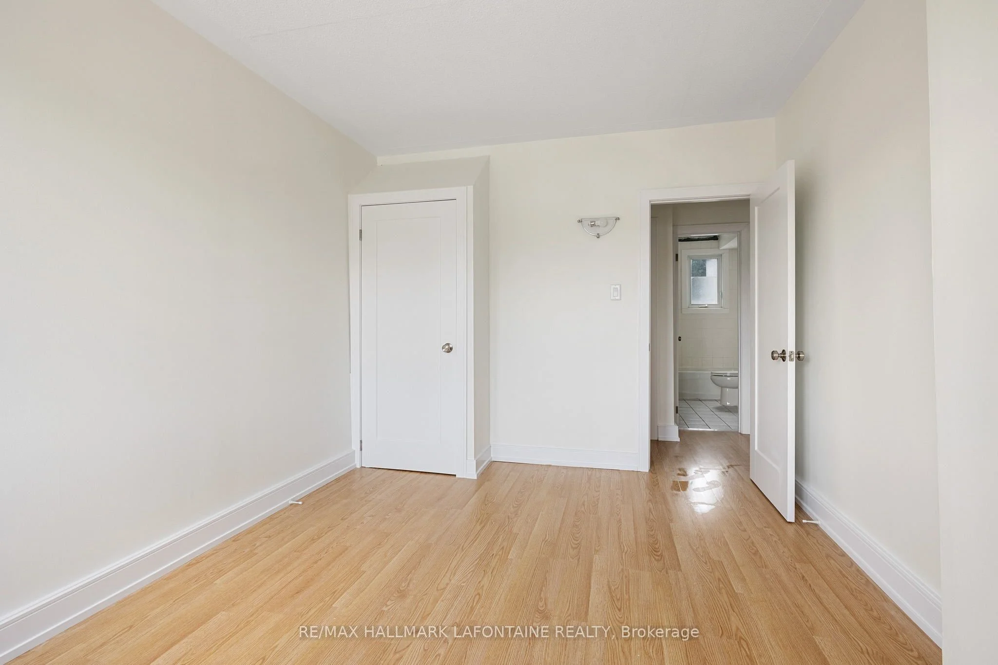 88 Ste. Cecile Street 2, Vanier and Kingsview Park, ON K1L 5L5