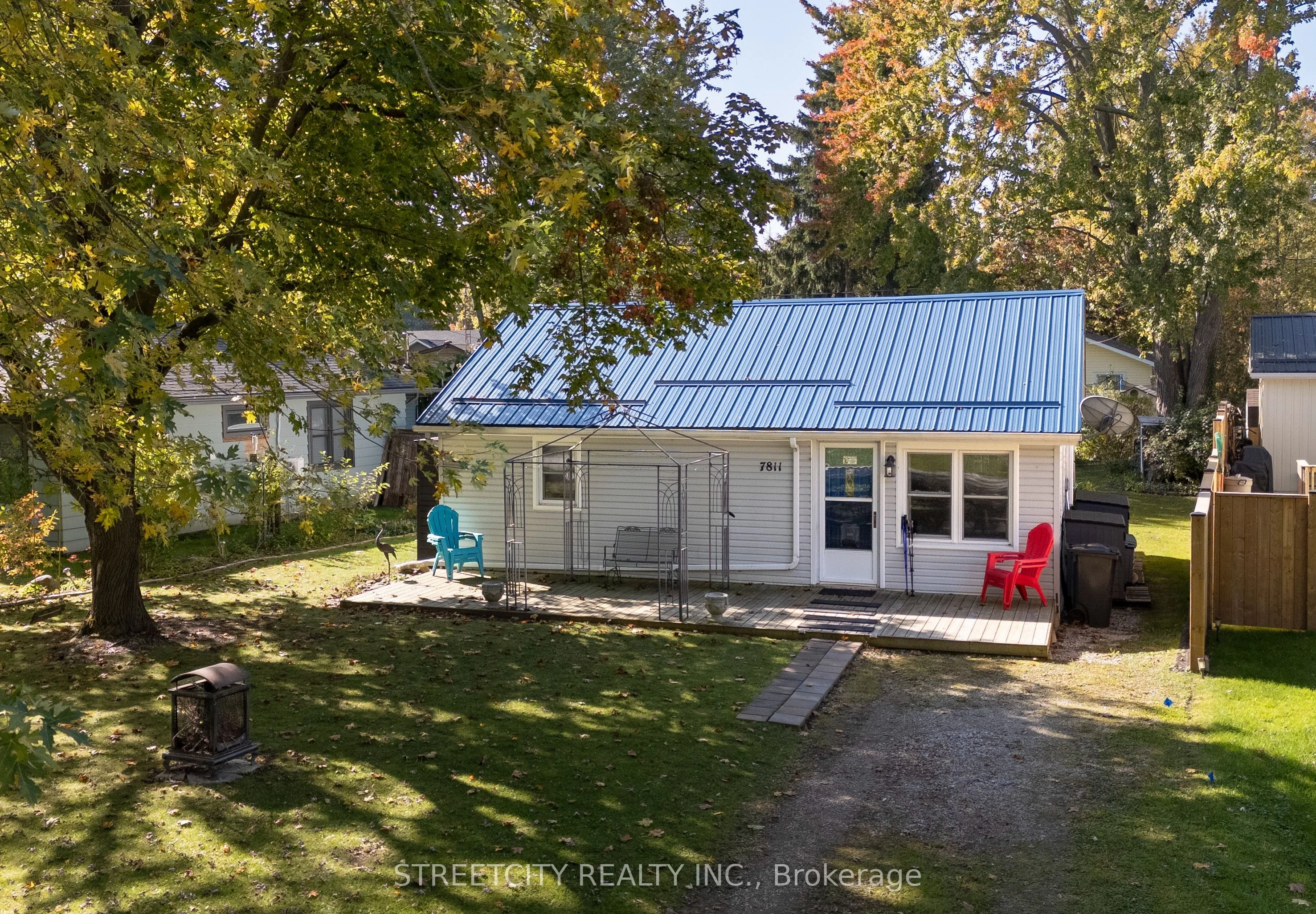 7811 Ken Street W, Plympton-wyoming, On N0n 1j6