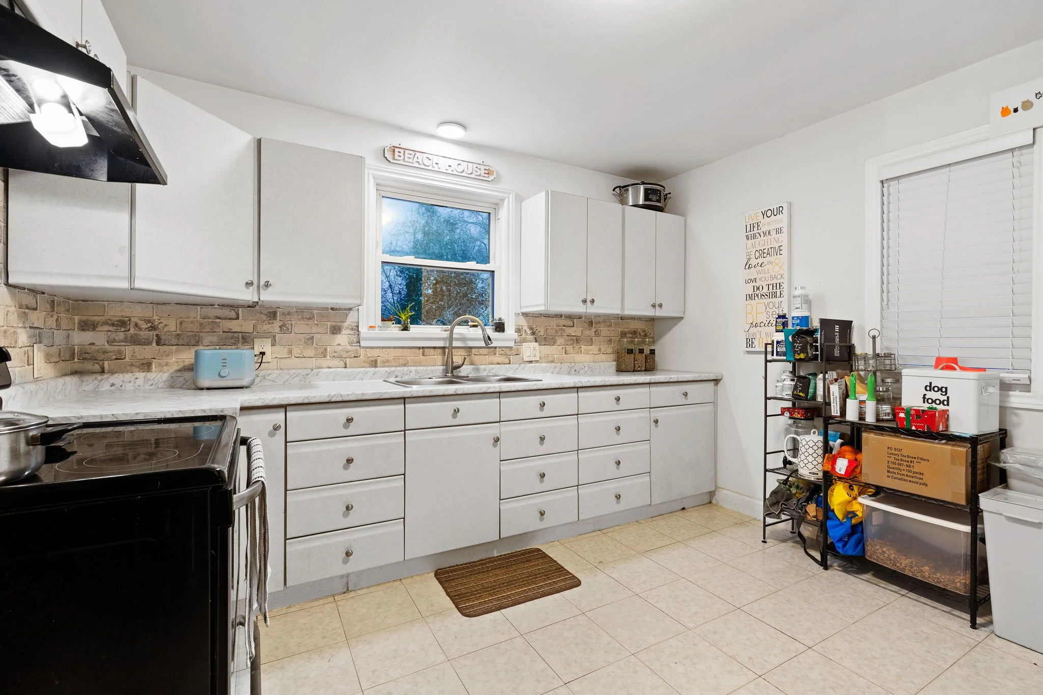 2872 Dorchester Road, Niagara Falls, On L2j 2z3