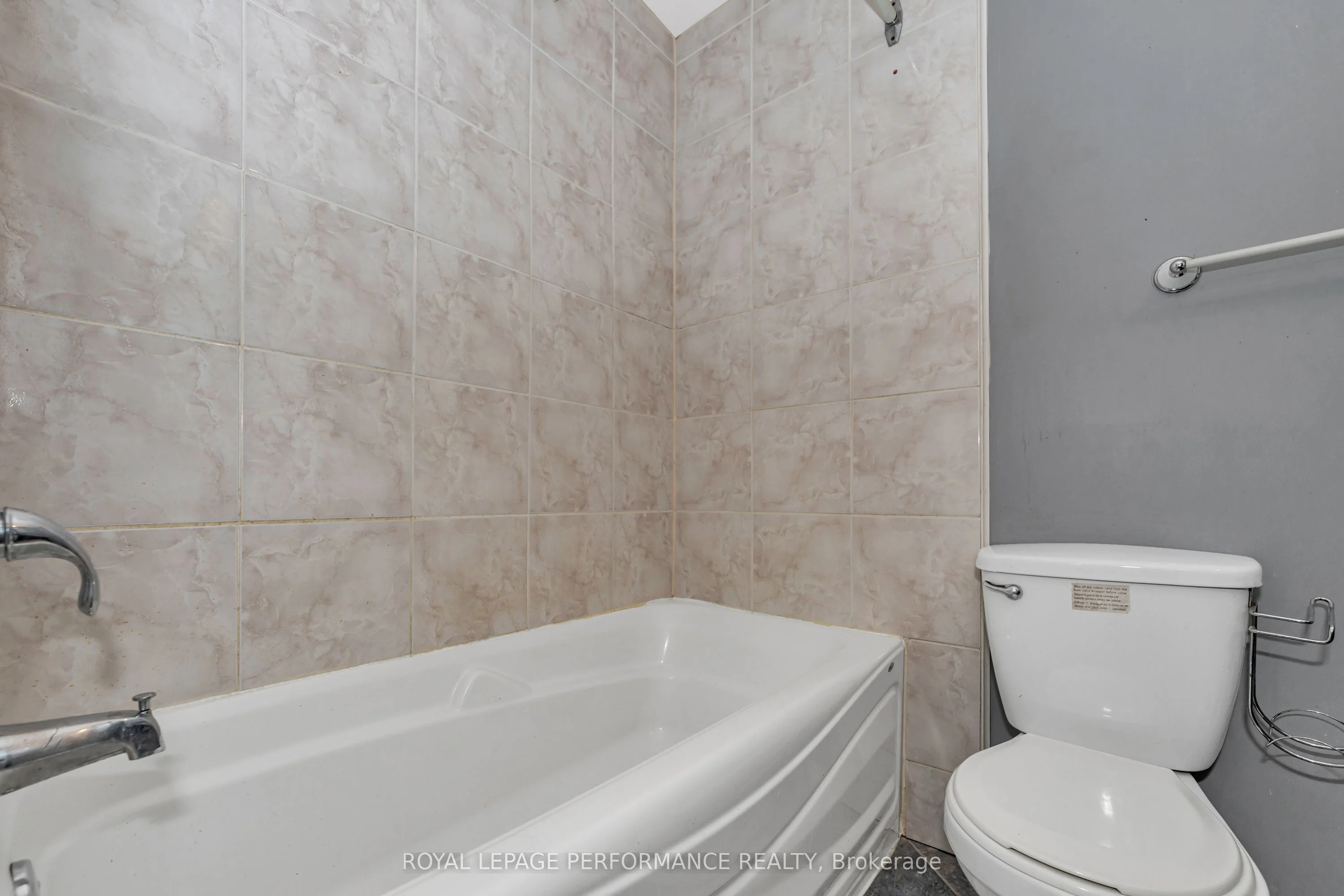 230-232 Marier Avenue, Vanier and Kingsview Park, ON K1L 5R3