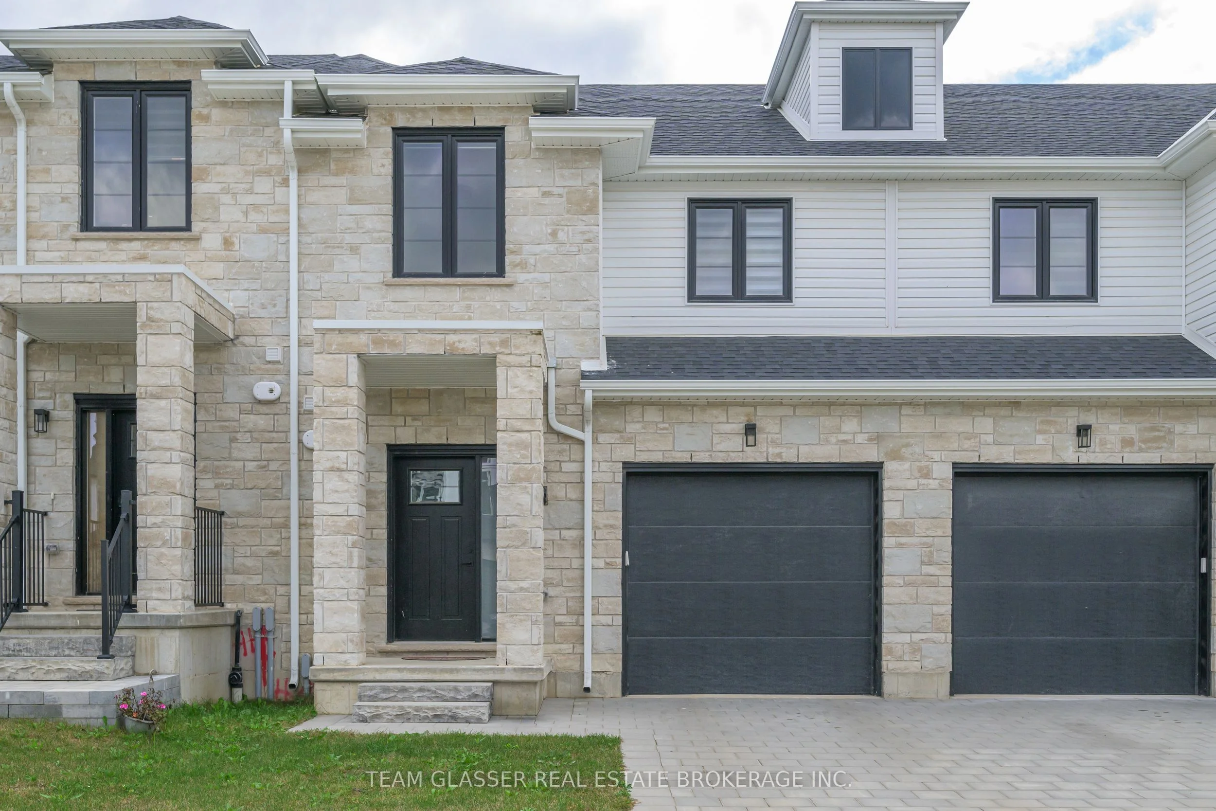 Att/Row/Townhouse in London South