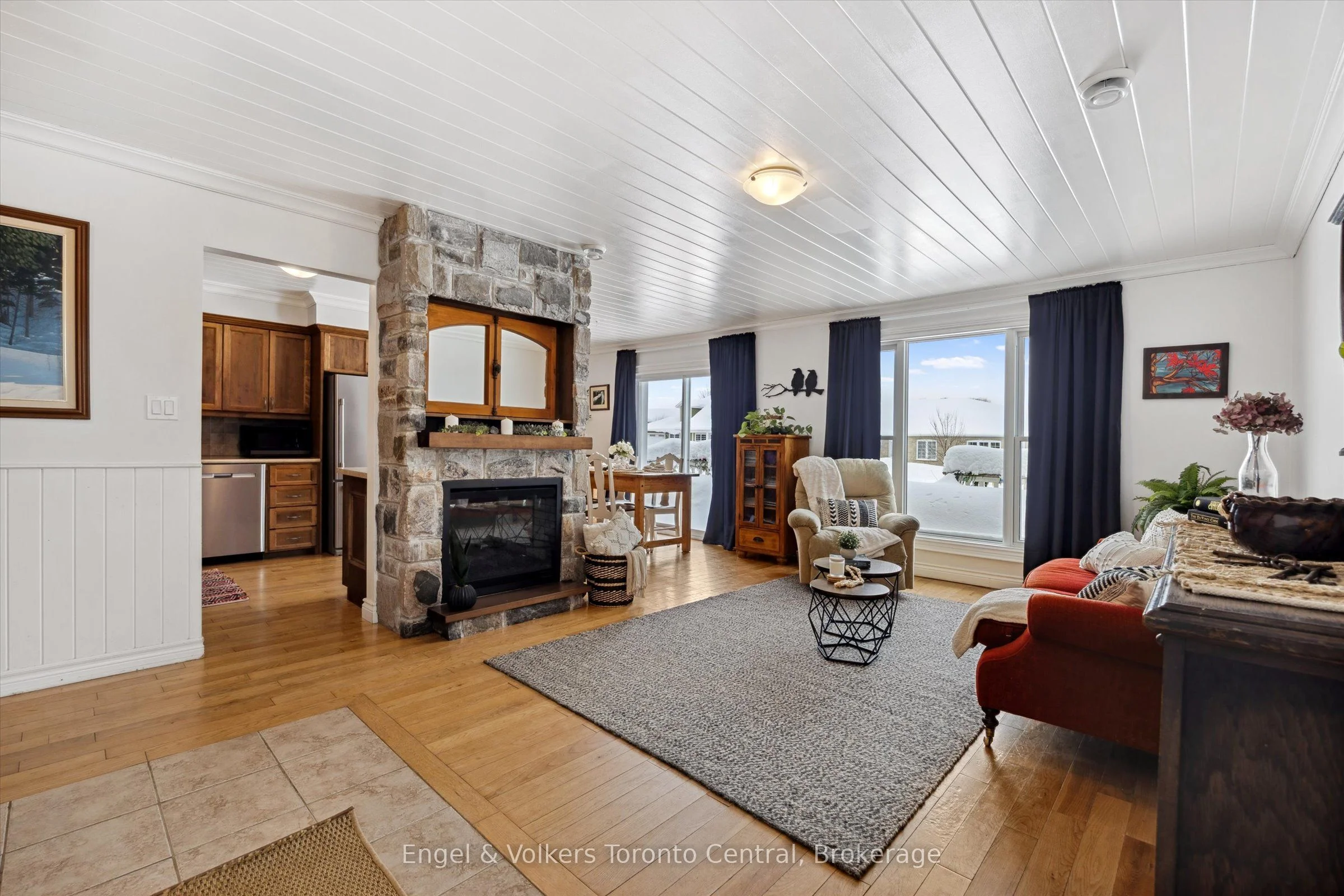 27 Lankin Avenue, Bracebridge, ON P1L 1Y4