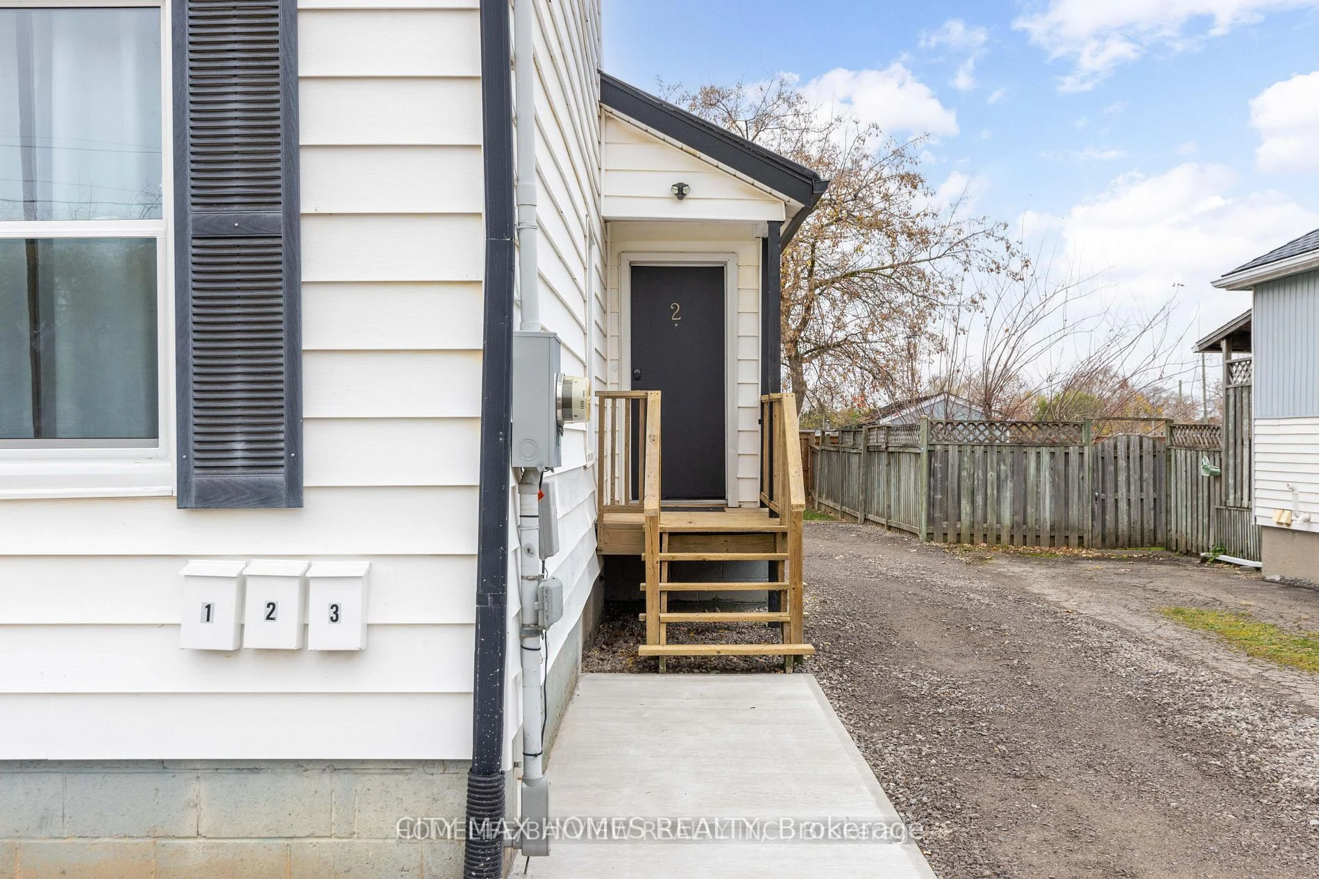 161 Louth Street E Upper, St. Catharines, ON L2R 1Y4