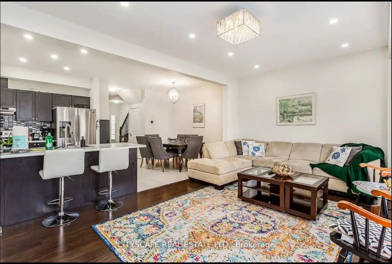 Att/Row/Townhouse in Hamilton