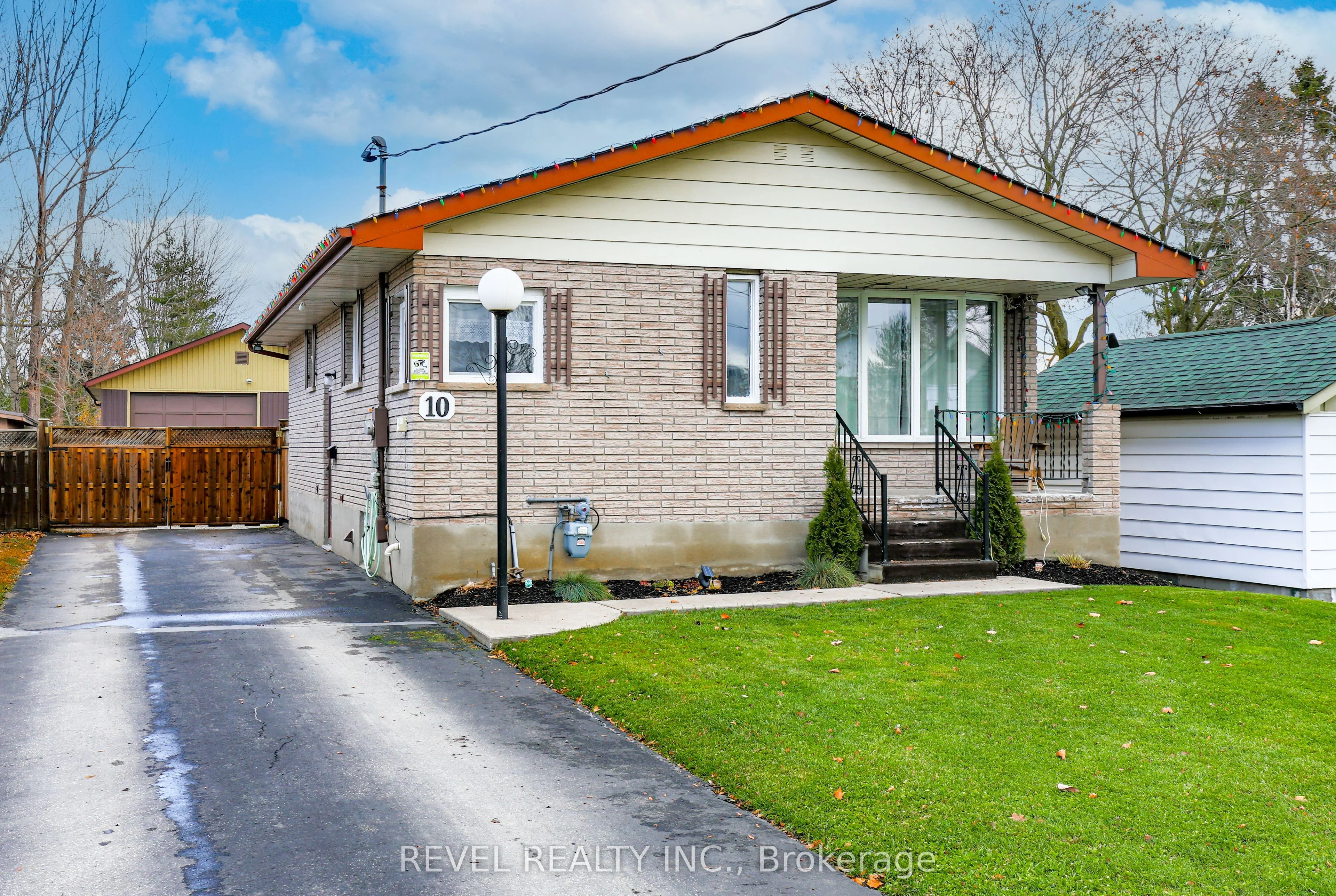 10 Hamilton Street, Kawartha Lakes, On K9v 3e2