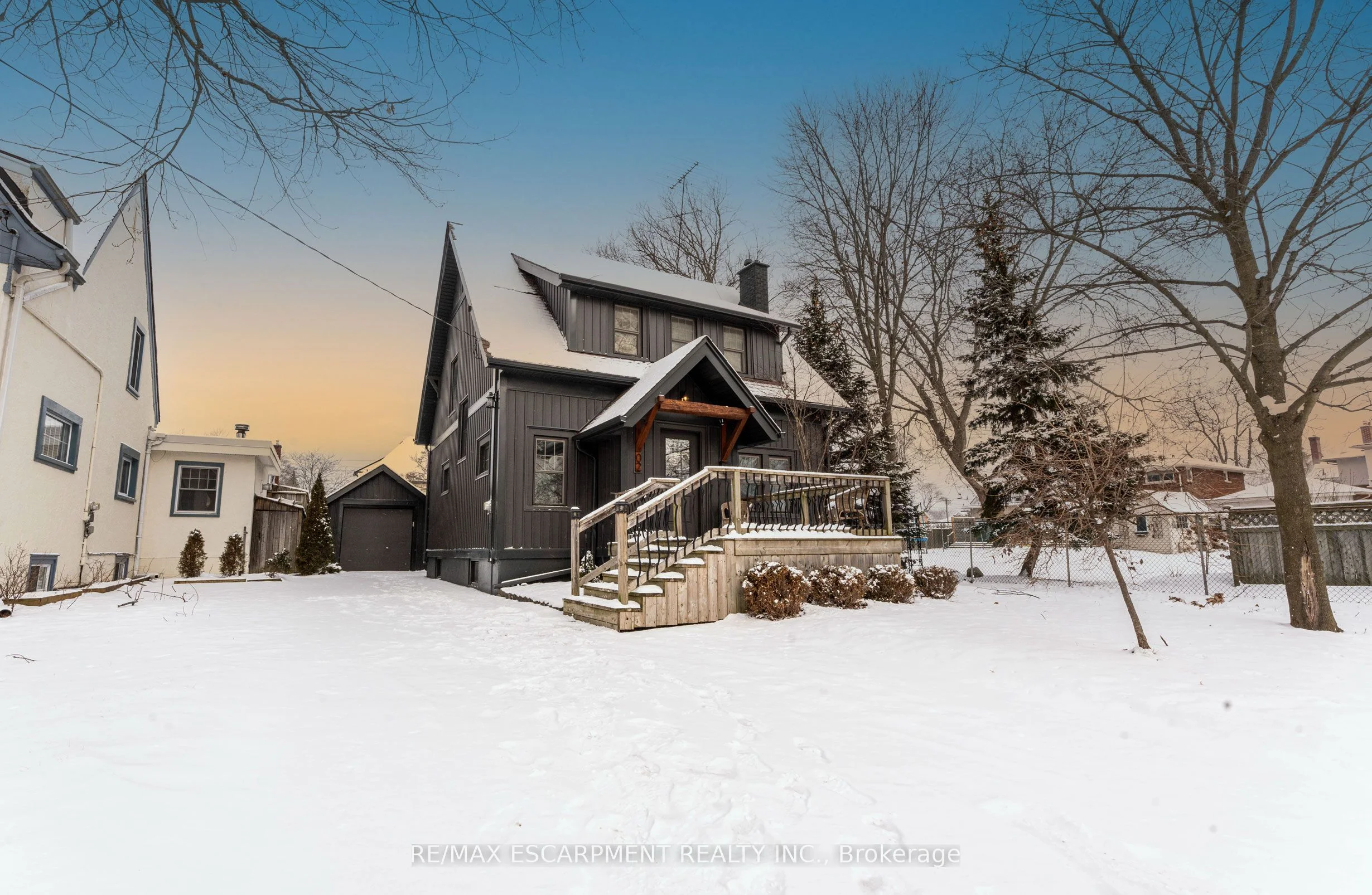 2 Highland Gardens, Welland, On L3c 4r4