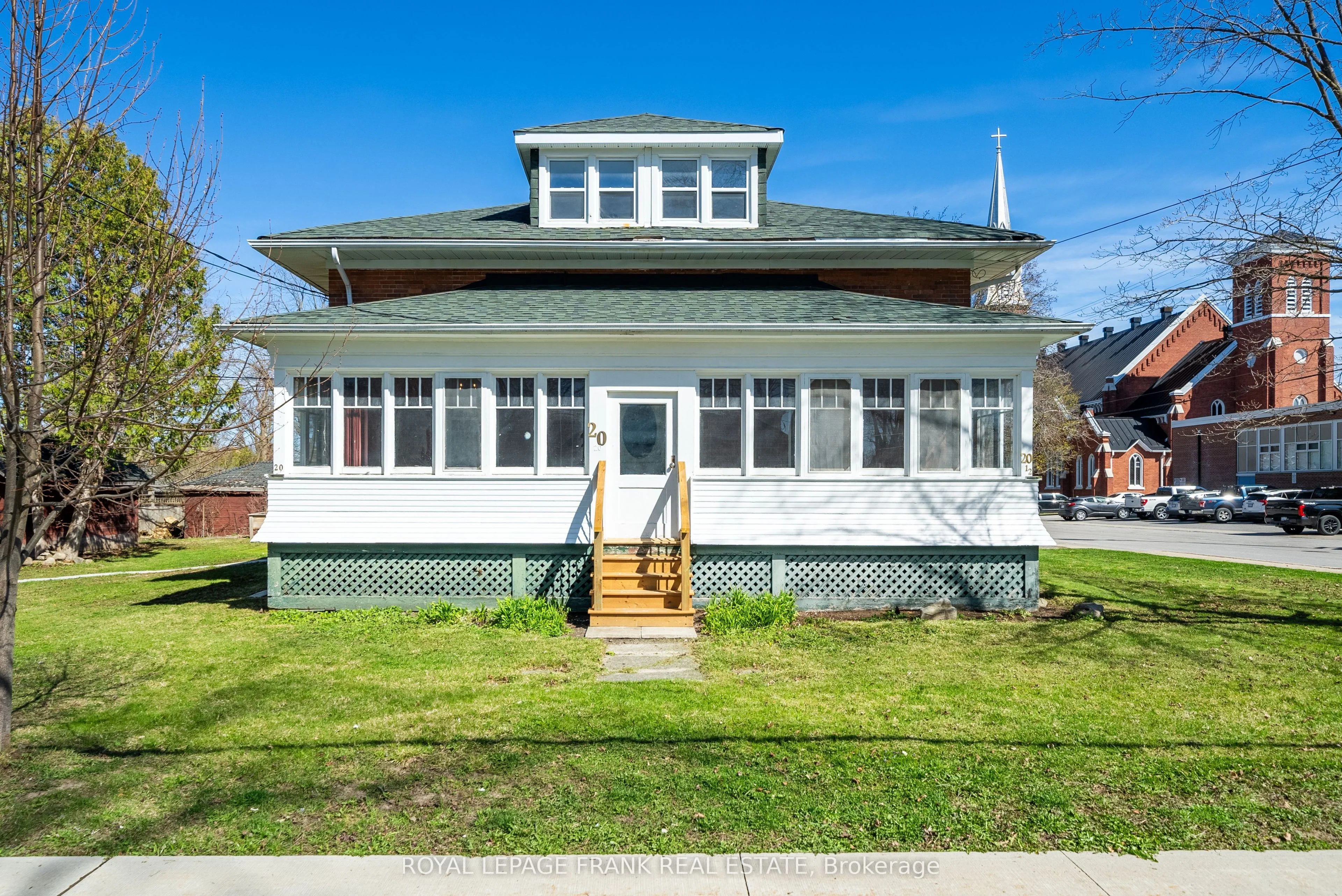 20 Glenelg Street E, Kawartha Lakes, On K9v 1y6