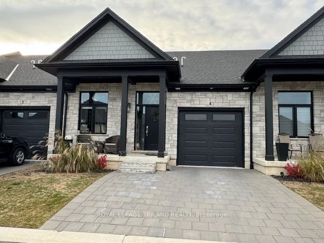Condo Townhouse in Central Elgin