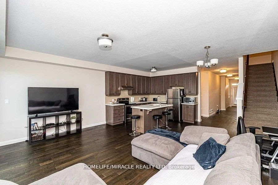 Condo Townhouse in Hamilton