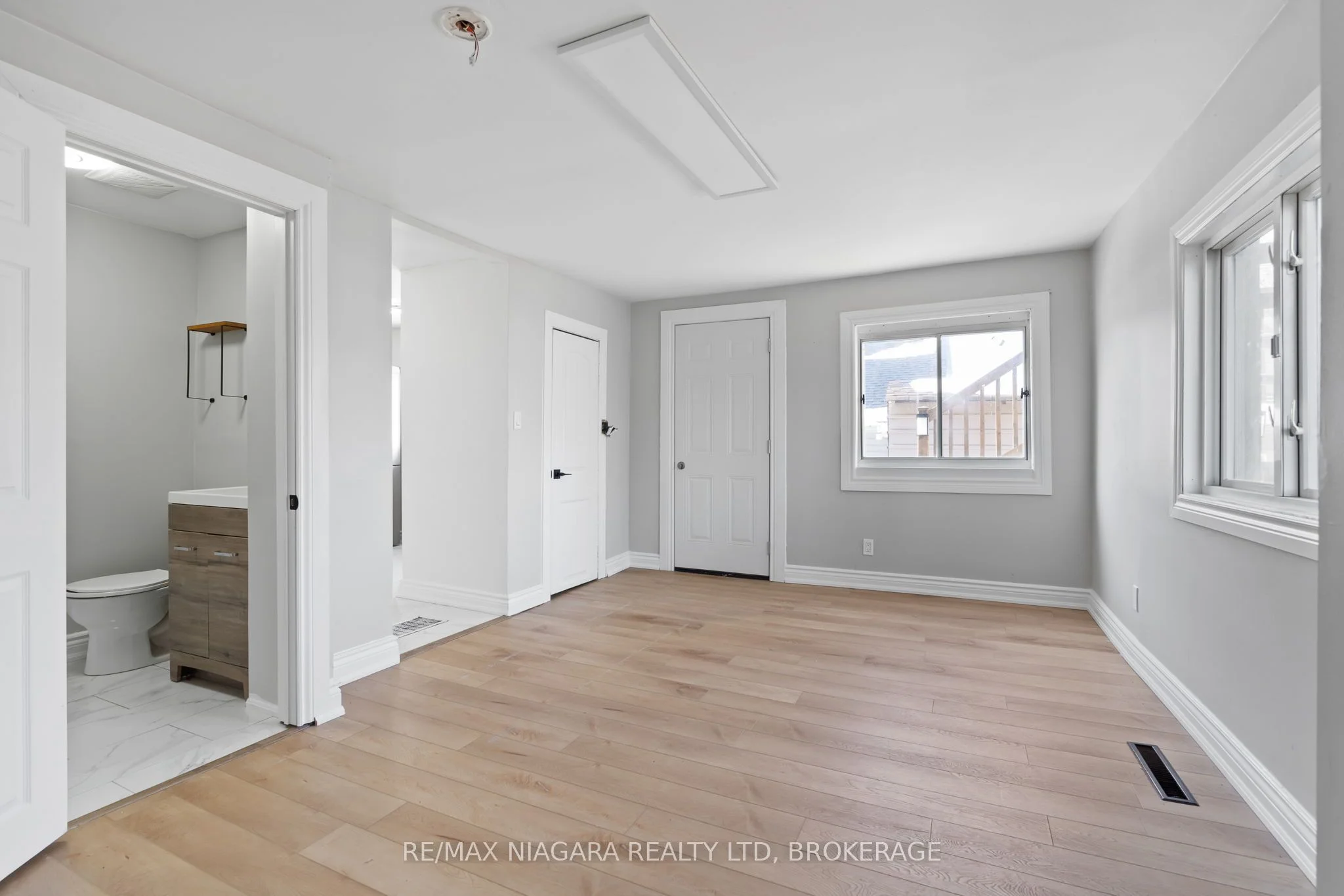 115 Kinnear Street 2, Port Colborne, ON L3K 1A8