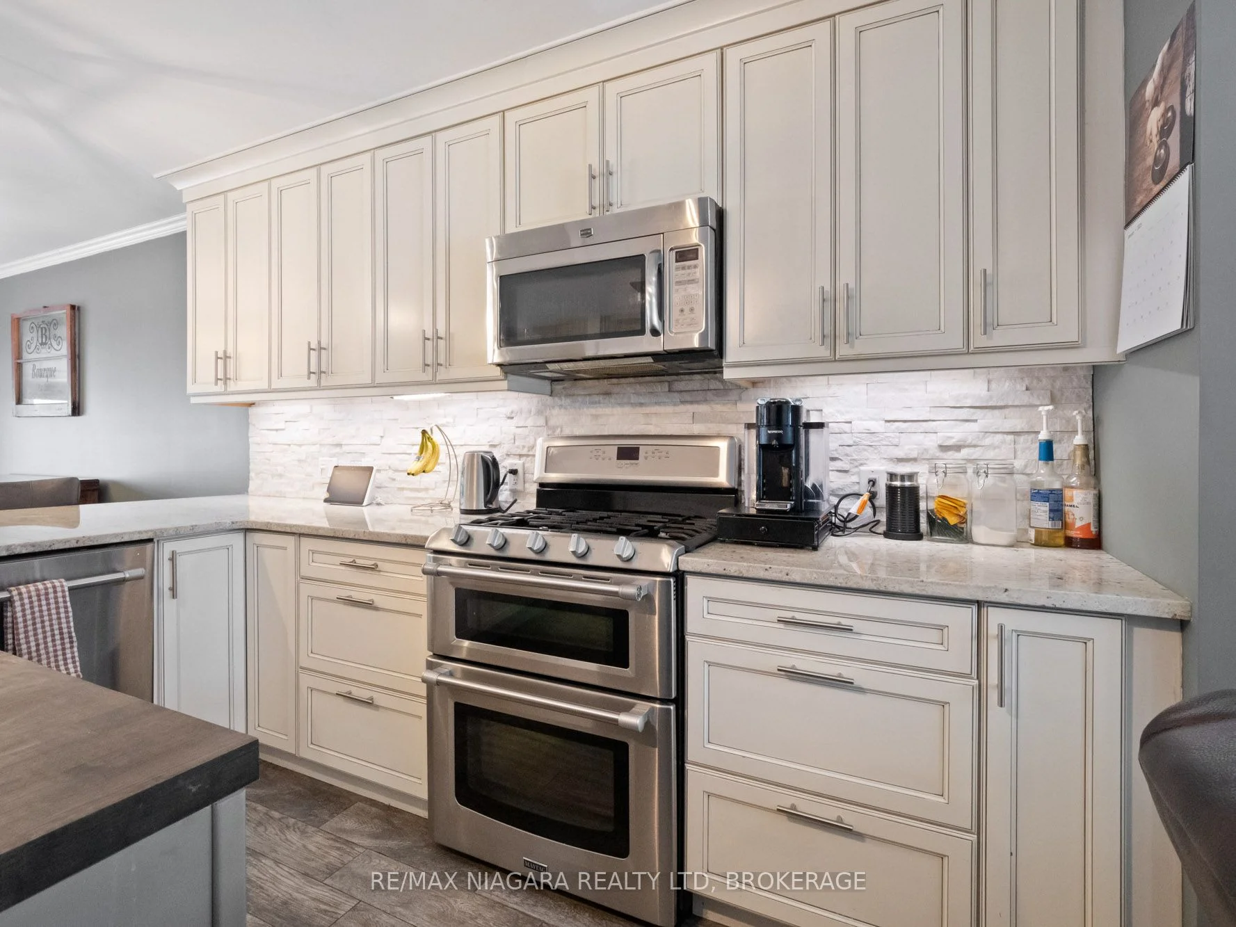 10 Englewood Court, Fort Erie, ON L2A 5X5