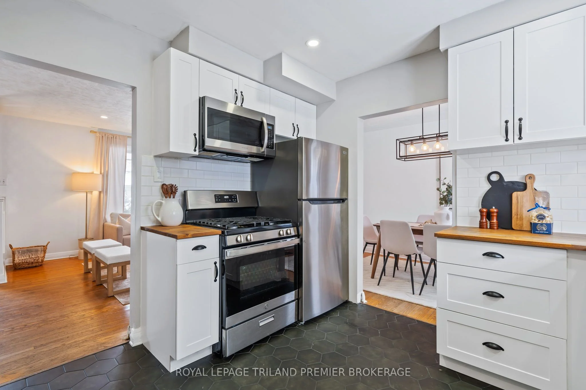 443 Beachwood Avenue, London South, ON N6J 3J9