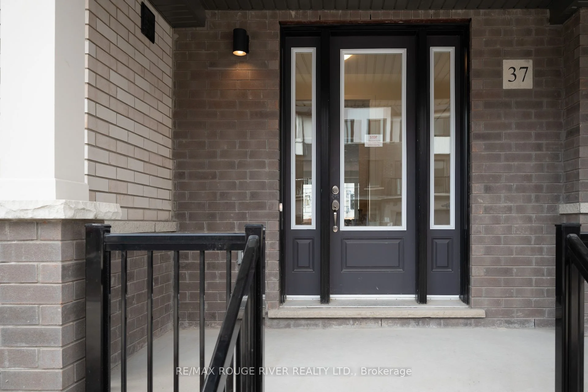 160 Densmore Road 37, Cobourg, On K9a 0x8