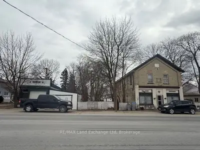 Detached in Huron East