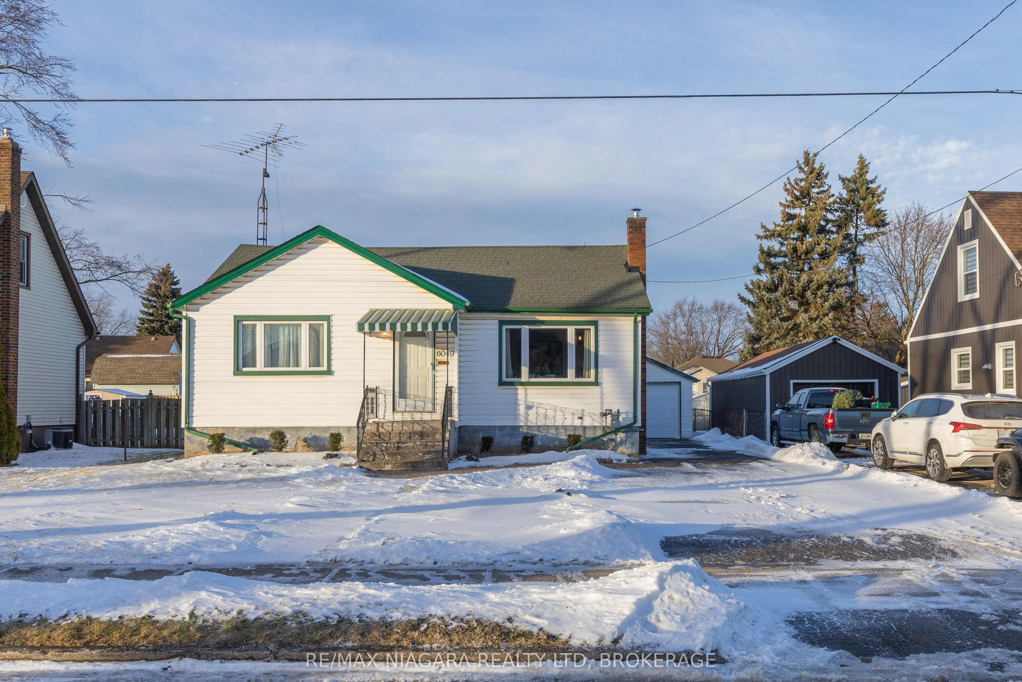 6049 Harold Street, Niagara Falls, On L2j 1m4