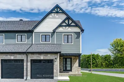 Att/Row/Townhouse in Russell