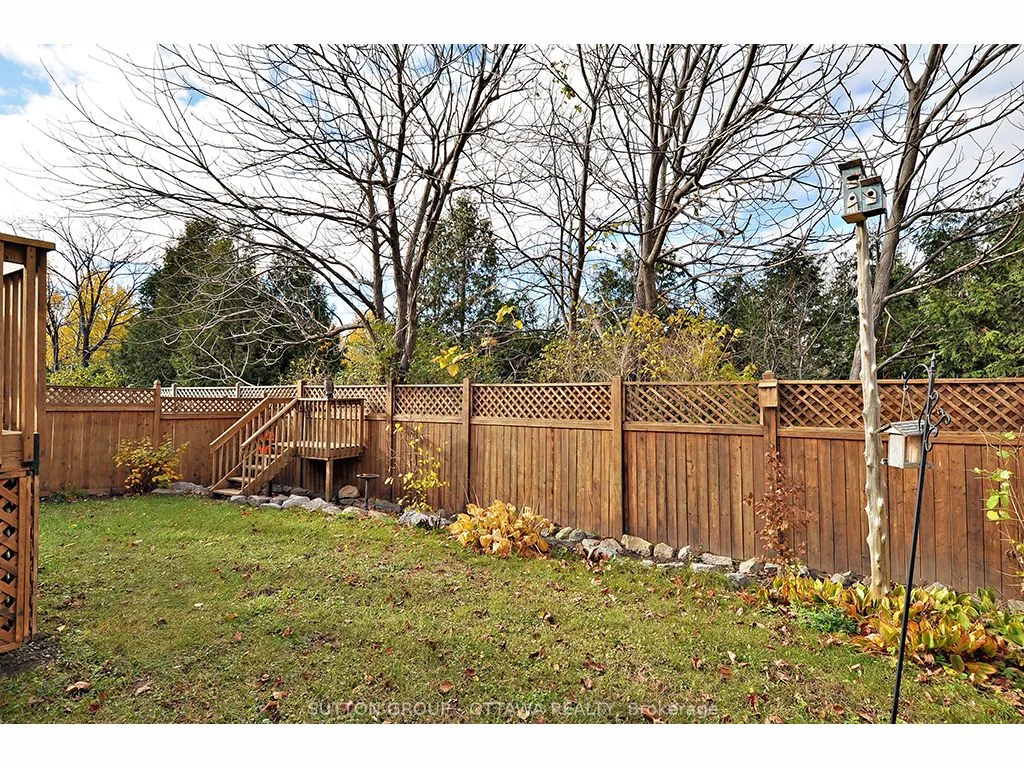 65 Whitestone Drive, Carlington - Central Park, ON K2C 4B3