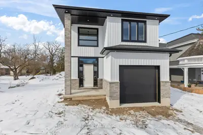 Detached in Southwest Middlesex