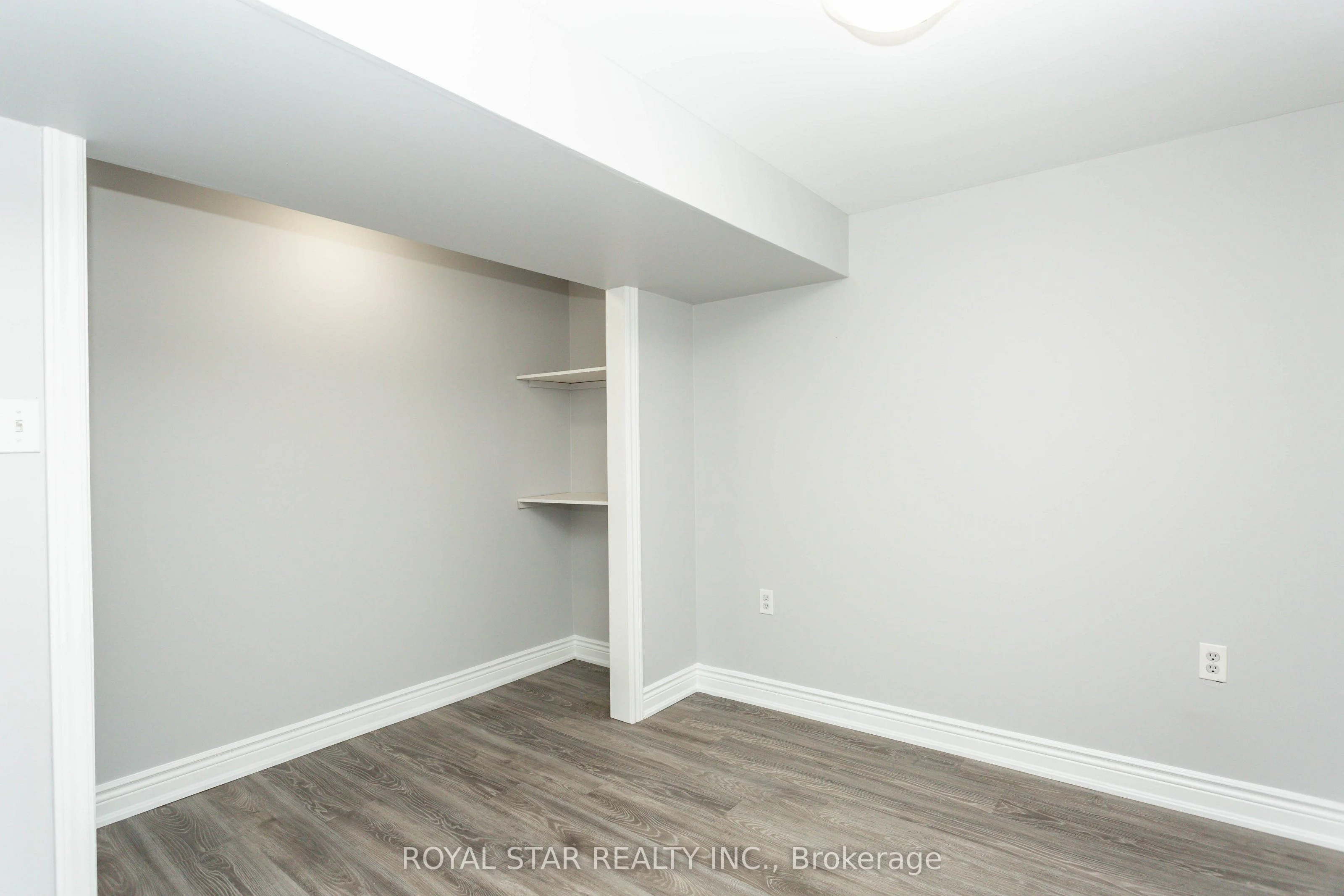 39 Ashbury Avenue, London South, ON N6E 1S9