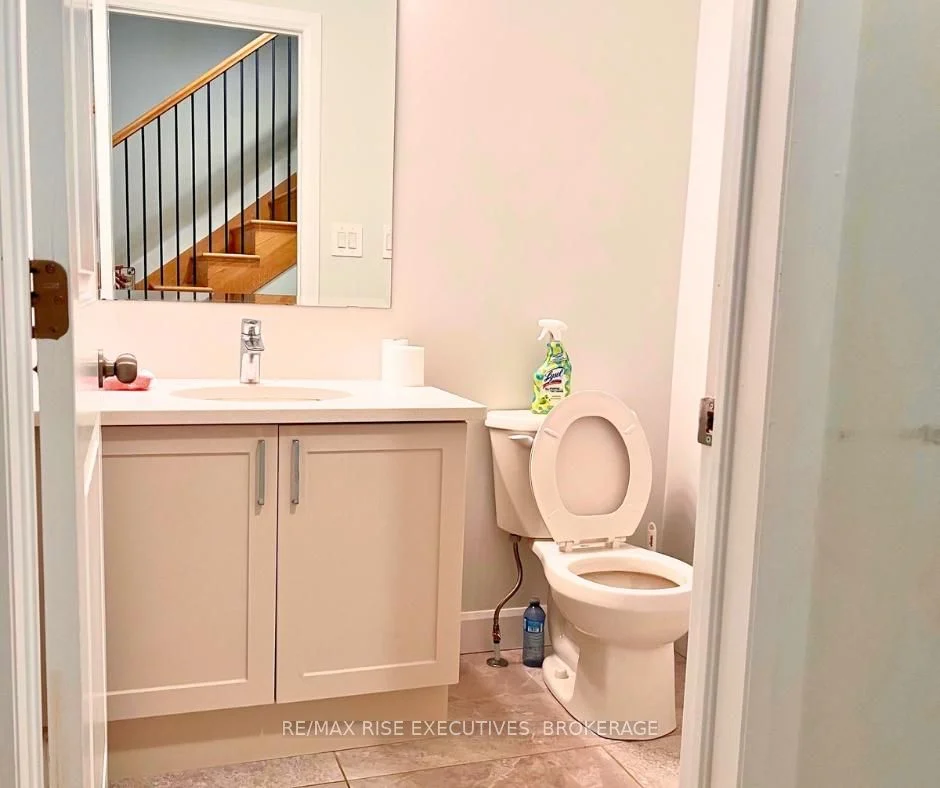 12 Erie Court, Loyalist, ON K7N 0E3