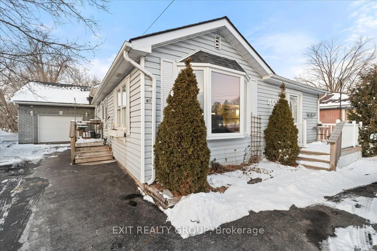 Detached in Belleville