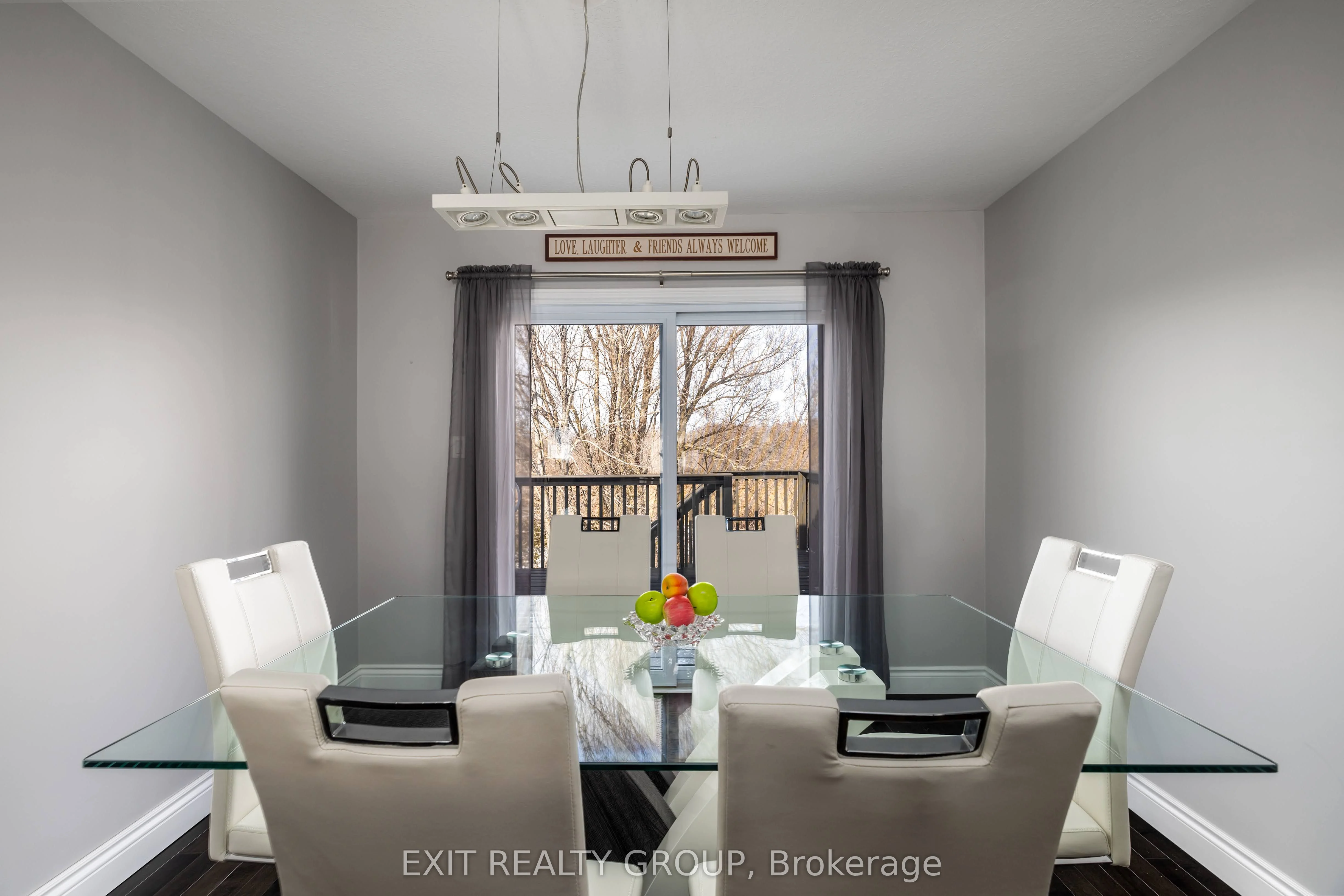 195 Nicholas Street, Quinte West, ON K8V 6E8