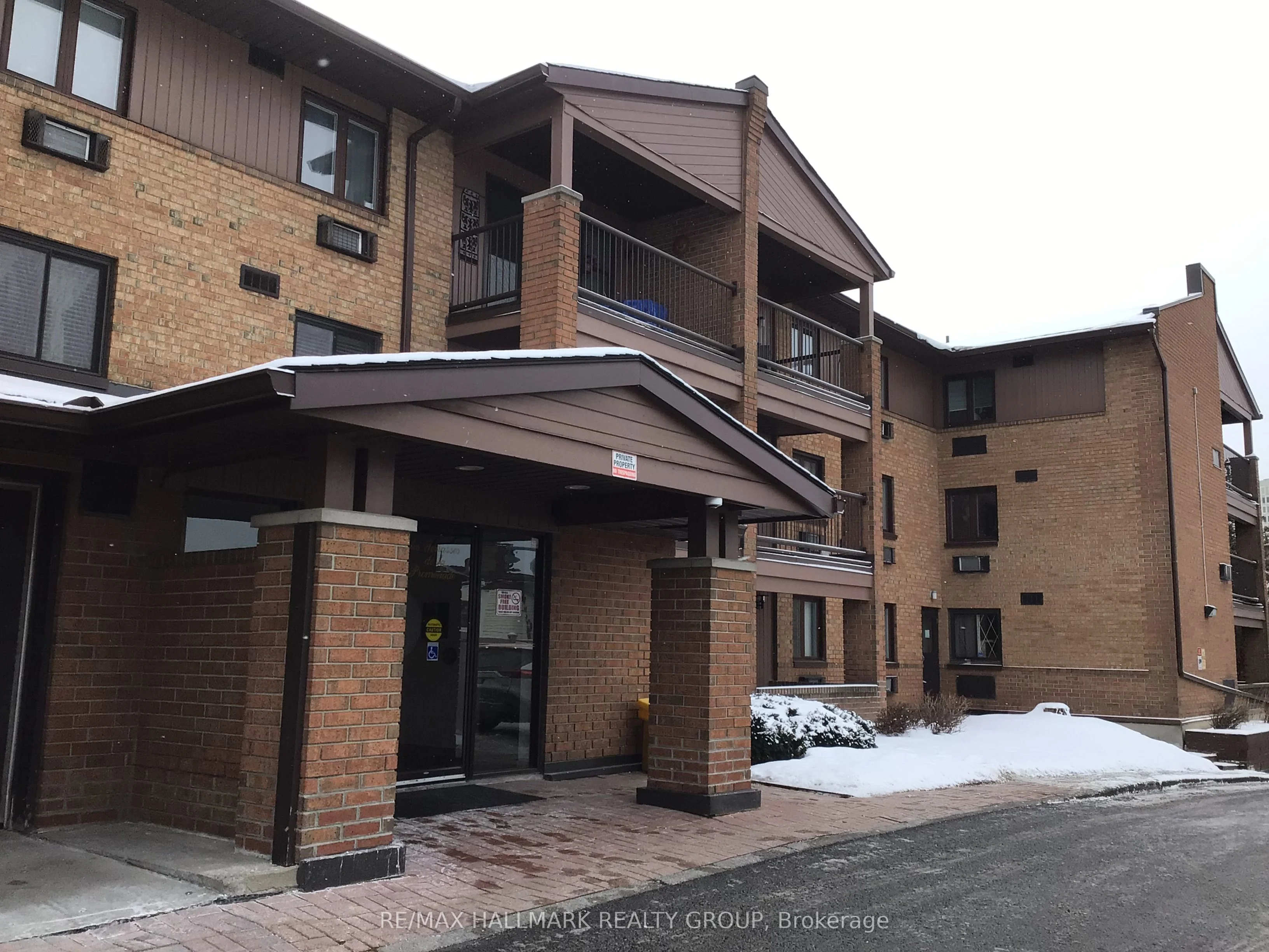 316 Savard Avenue N 203, Vanier And Kingsview Park, On K1l 7s2