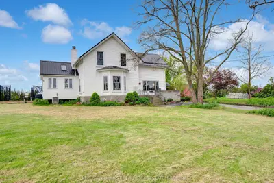 Detached in Prince Edward County