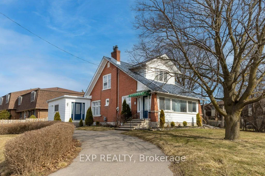 Detached in Belleville