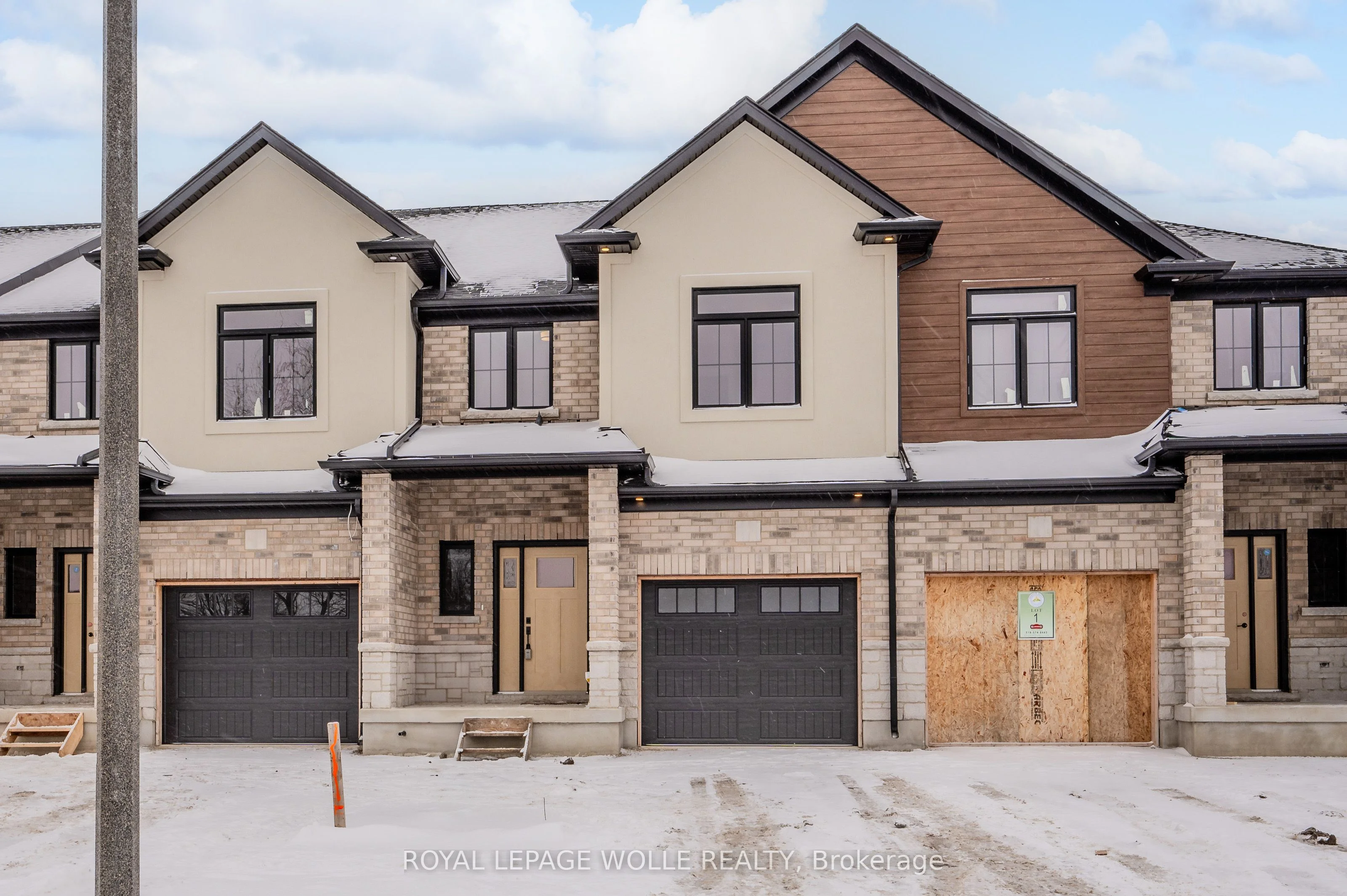 Att/Row/Townhouse in Ingersoll