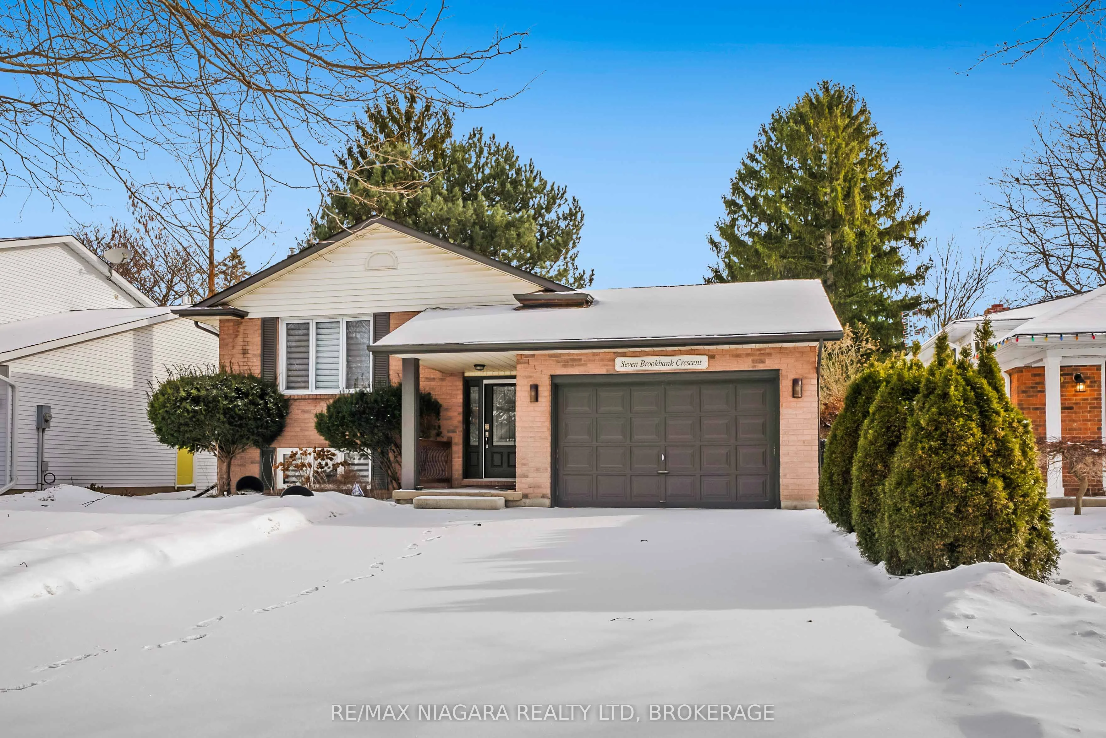 Detached in Pelham