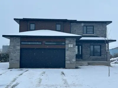 Detached in Russell