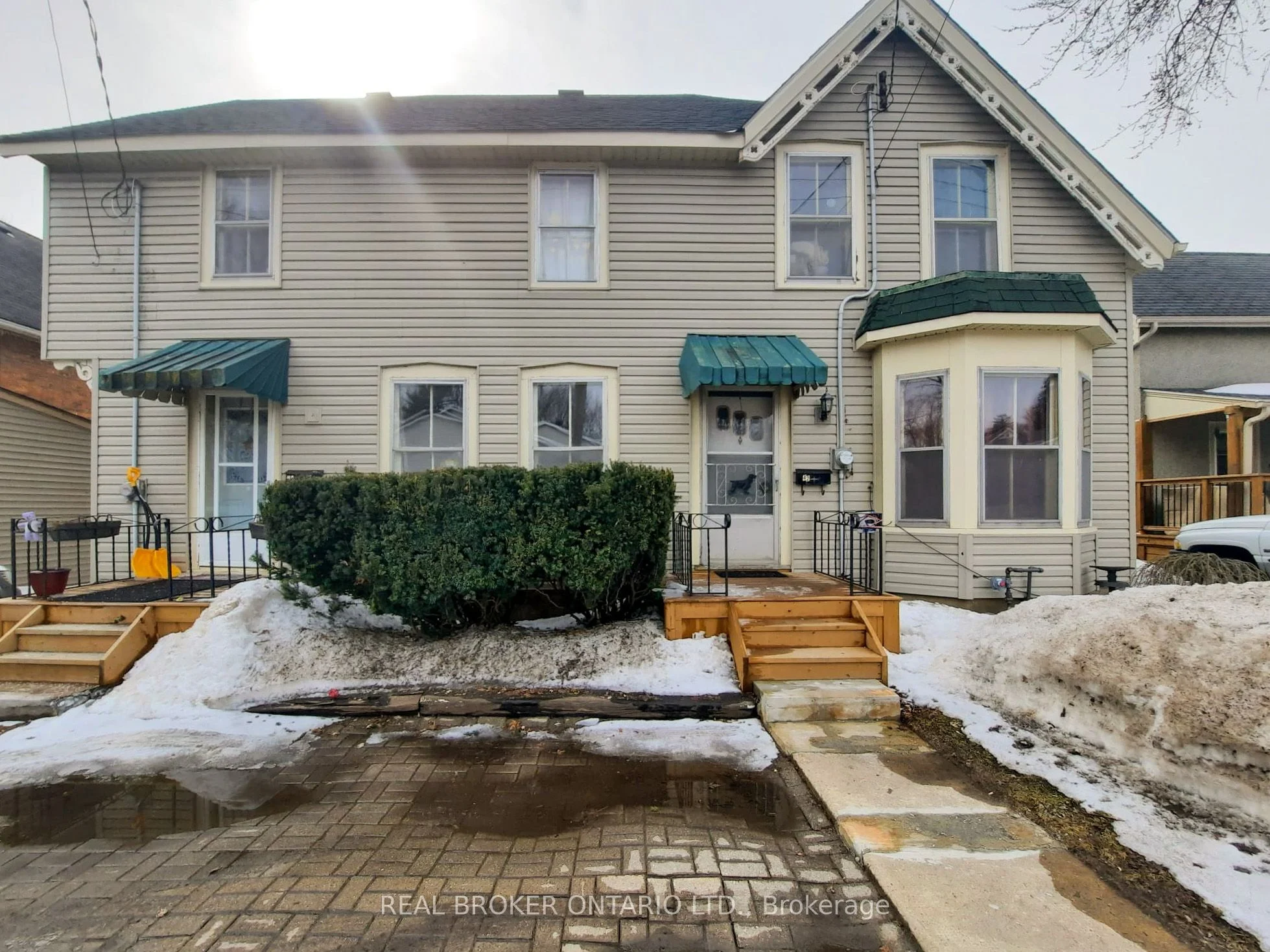 Duplex in Brockville