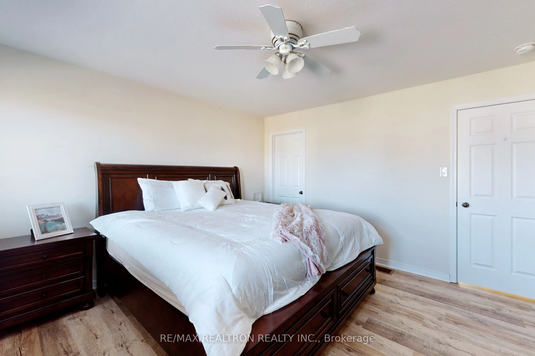 8472 Hickory Lane, Niagara Falls, ON L2H 0L3
