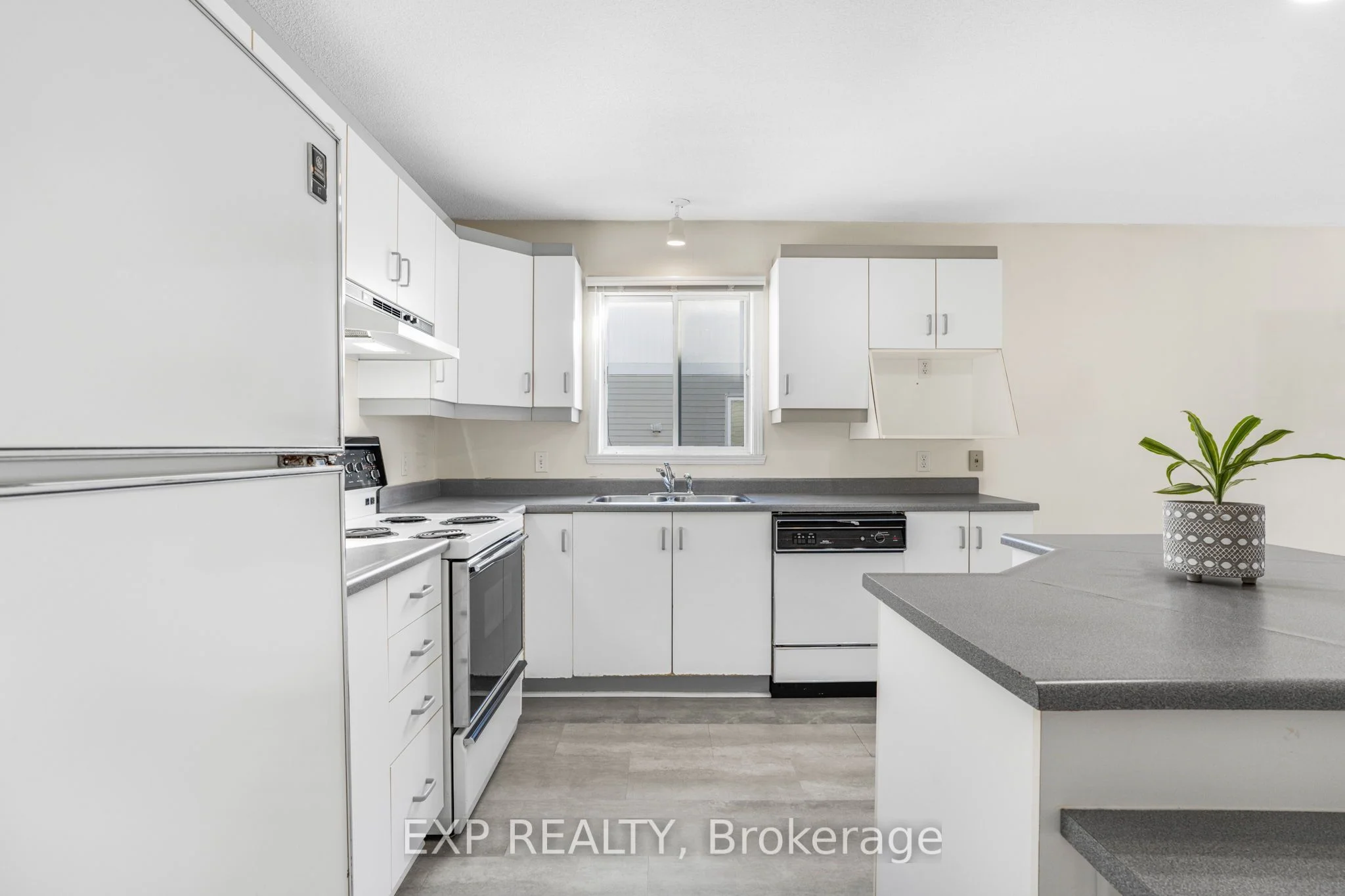 663 Berthiaume Street, Hawkesbury, ON K6A 3M1